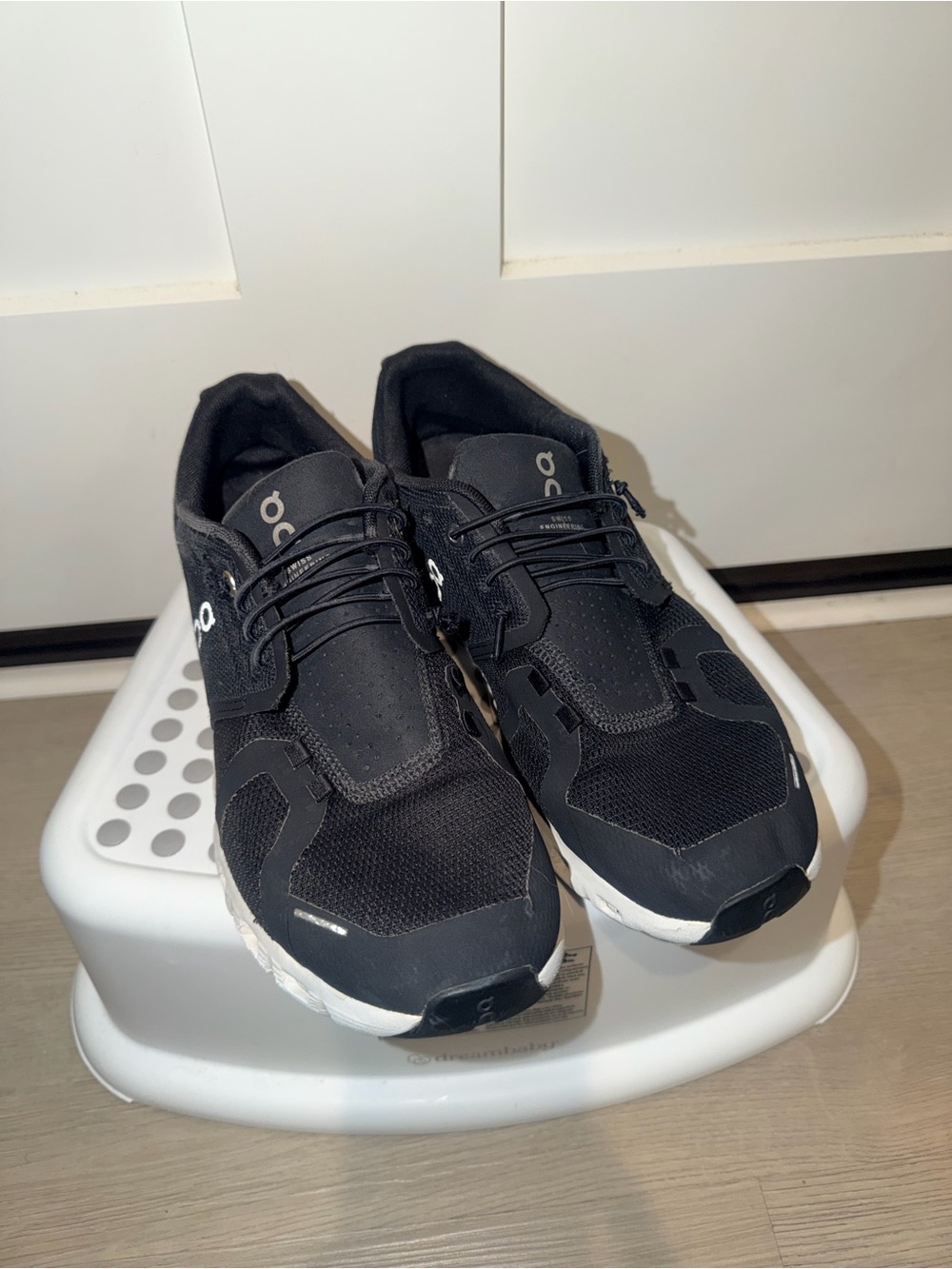 On Running Cloud 5 Black Men's Running Shoes Size 8